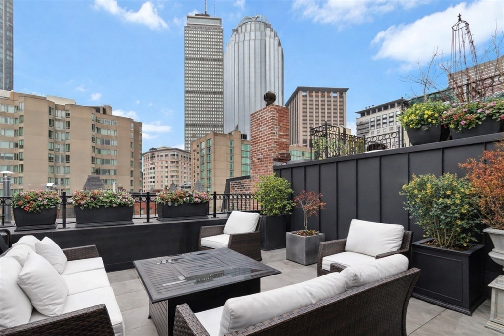 102 Saint Botolph St, Boston, Massachusetts, 3 Bedrooms Bedrooms, 9 Rooms Rooms,4 BathroomsBathrooms,Residential,For Sale,Saint Botolph St,73502157