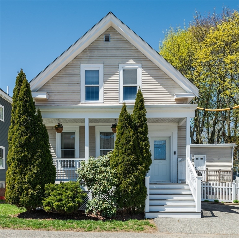 3 Pond Street, Stoneham, Massachusetts, 3 Bedrooms Bedrooms, 6 Rooms Rooms,1.5 BathroomsBathrooms,Residential,For Sale,Pond Street,73509280