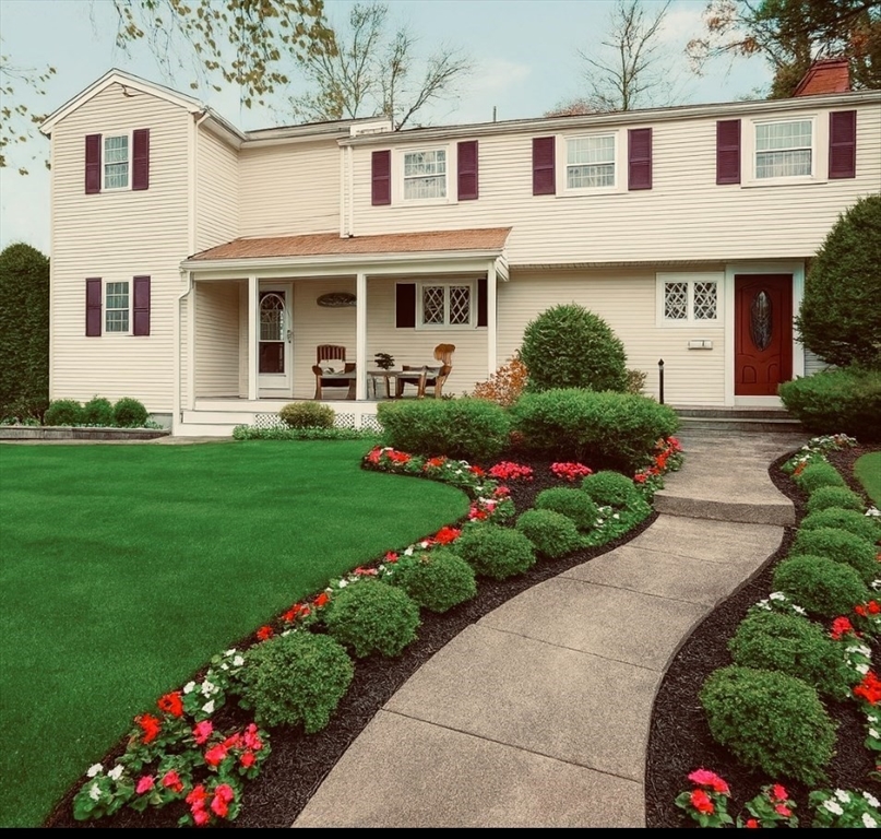 337 Randolph Street, Abington, Massachusetts, 5 Bedrooms Bedrooms, 10 Rooms Rooms,4 BathroomsBathrooms,Residential,For Sale,Randolph Street,73454324