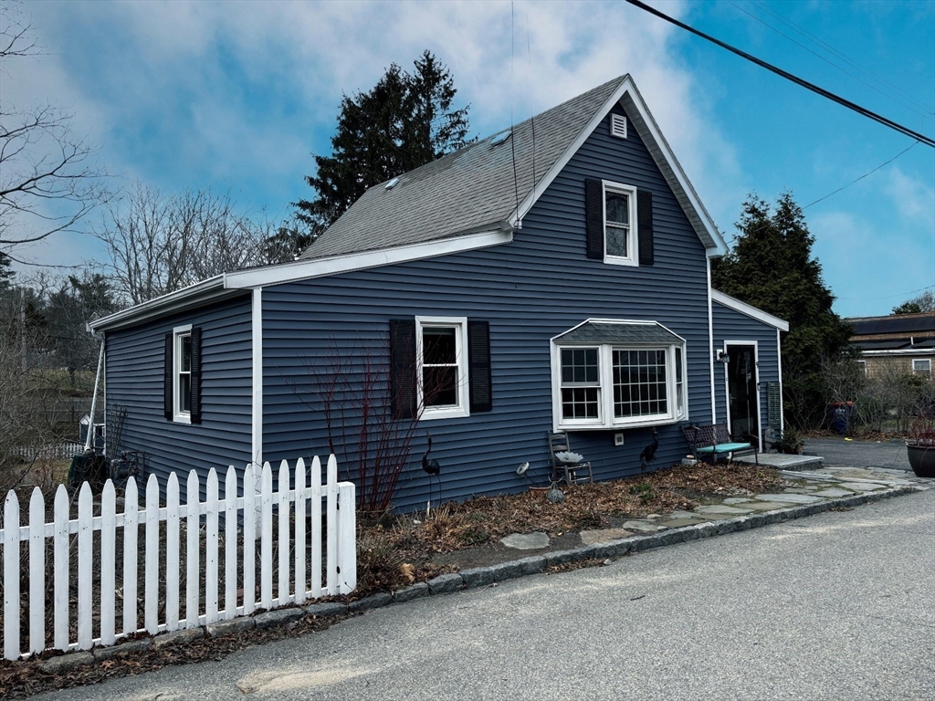 9 S Pond Rd, Plymouth, Massachusetts, 3 Bedrooms Bedrooms, 6 Rooms Rooms,1 BathroomBathrooms,Residential,For Sale,S Pond Rd,73491292