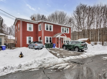57 Schiller St, Manchester, New Hampshire, 6 Bedrooms Bedrooms, 10 Rooms Rooms,2 BathroomsBathrooms,Residential Income,For Sale,Schiller St,73485996