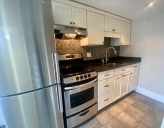 35 Broad St, Newburyport, Massachusetts, 1 Bedroom Bedrooms, 3 Rooms Rooms,1 BathroomBathrooms,Residential Lease,For Rent,Broad St,73502670