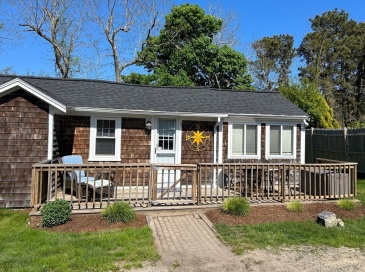 34 Pleasant St, Dennis, Massachusetts, 2 Bedrooms Bedrooms, 4 Rooms Rooms,1.5 BathroomsBathrooms,Residential,For Sale,Pleasant St,73482861
