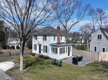 67 Governor Long Rd, Hingham, Massachusetts, 3 Bedrooms Bedrooms, 7 Rooms Rooms,1.5 BathroomsBathrooms,Residential,For Sale,Governor Long Rd,73491531
