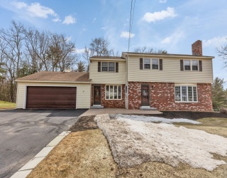 22 Taschereau Blvd., Nashua, New Hampshire, 5 Bedrooms Bedrooms, 9 Rooms Rooms,3.5 BathroomsBathrooms,Residential,For Sale,Taschereau Blvd.,73492549