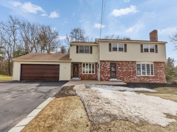 22 Taschereau Blvd., Nashua, New Hampshire, 5 Bedrooms Bedrooms, 9 Rooms Rooms,3.5 BathroomsBathrooms,Residential,For Sale,Taschereau Blvd.,73492549