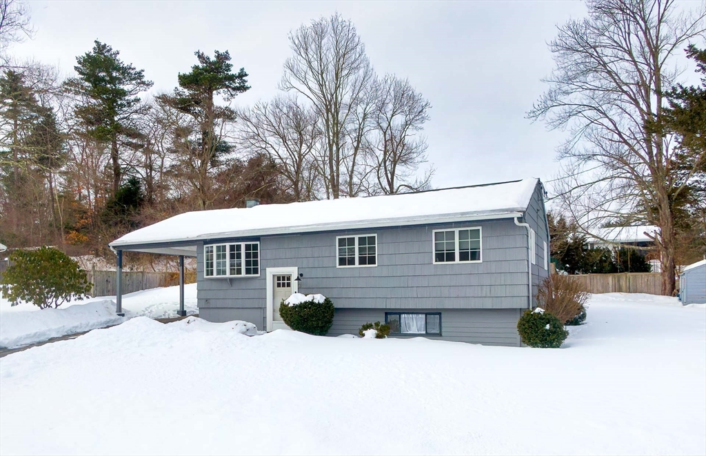 3 Leonard Drive, Southborough, Massachusetts, 3 Bedrooms Bedrooms, 6 Rooms Rooms,1 BathroomBathrooms,Residential,For Sale,Leonard Drive,73476265