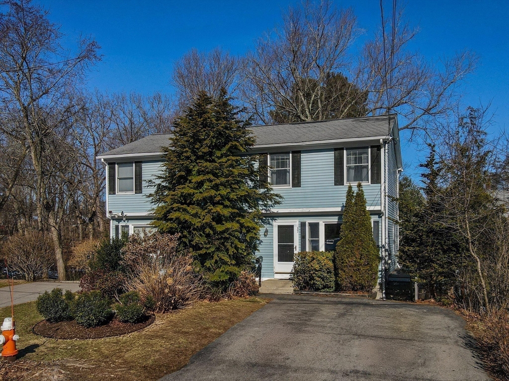 37 Cross Street, Franklin, Massachusetts, 2 Bedrooms Bedrooms, 6 Rooms Rooms,1.5 BathroomsBathrooms,Residential,For Sale,Cross Street,73489347