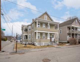101-103 Dracut St, Lowell, Massachusetts, 6 Bedrooms Bedrooms, 14 Rooms Rooms,2 BathroomsBathrooms,Residential Income,For Sale,Dracut St,73488127