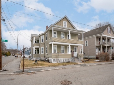 101-103 Dracut St, Lowell, Massachusetts, 6 Bedrooms Bedrooms, 14 Rooms Rooms,2 BathroomsBathrooms,Residential Income,For Sale,Dracut St,73488127