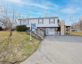 111 Almy Rd, Somerset, Massachusetts, 3 Bedrooms Bedrooms, 5 Rooms Rooms,2 BathroomsBathrooms,Residential,For Sale,Almy Rd,73491469
