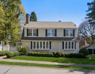 16 Denton Rd, Wellesley, Massachusetts, 5 Bedrooms Bedrooms, 9 Rooms Rooms,2.5 BathroomsBathrooms,Residential,For Sale,Denton Rd,73509556
