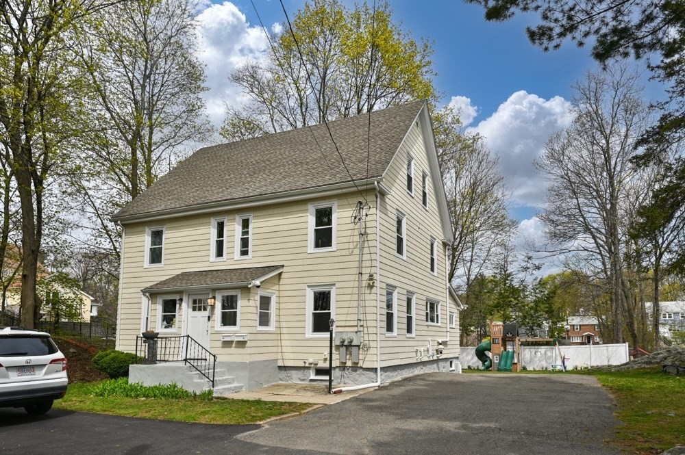 99 Park St, Stoneham, Massachusetts, 3 Bedrooms Bedrooms, 6 Rooms Rooms,2.5 BathroomsBathrooms,Residential,For Sale,Park St,73509606
