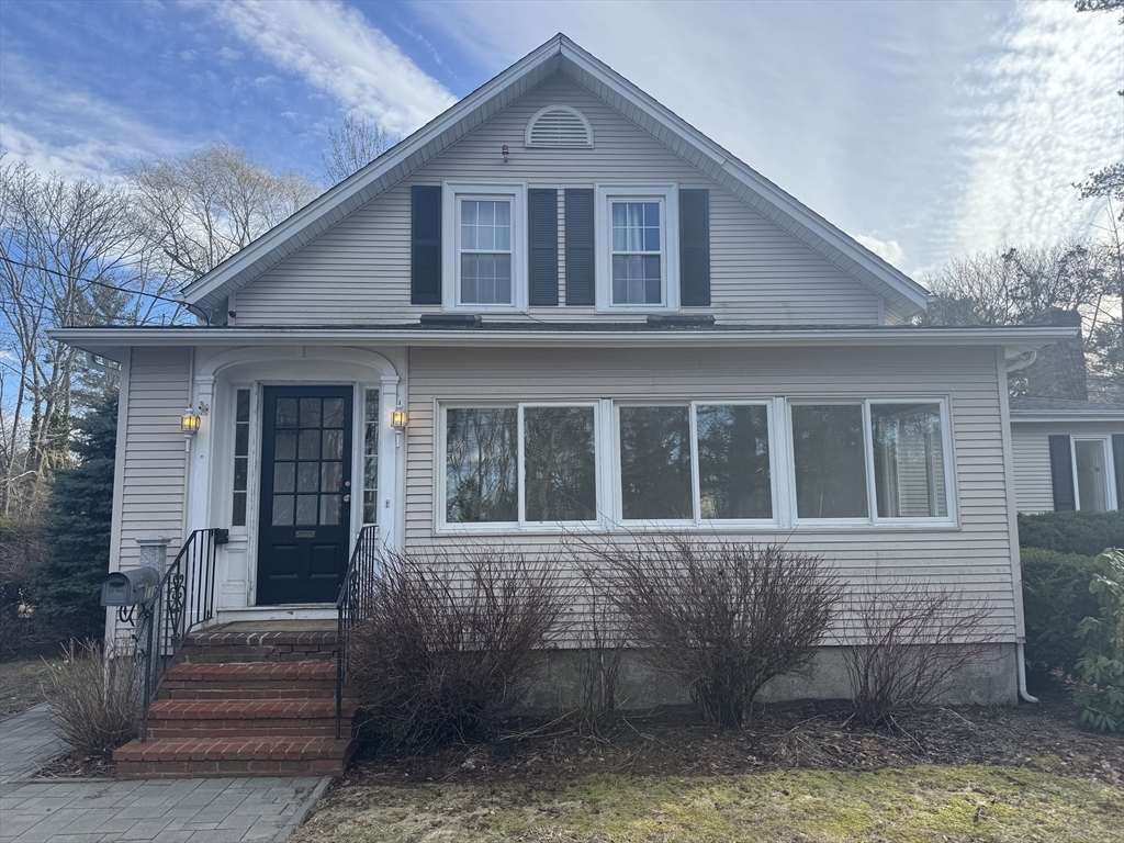 110 Main St, Kingston, Massachusetts, 3 Bedrooms Bedrooms, 7 Rooms Rooms,2 BathroomsBathrooms,Residential,For Sale,Main St,73509612