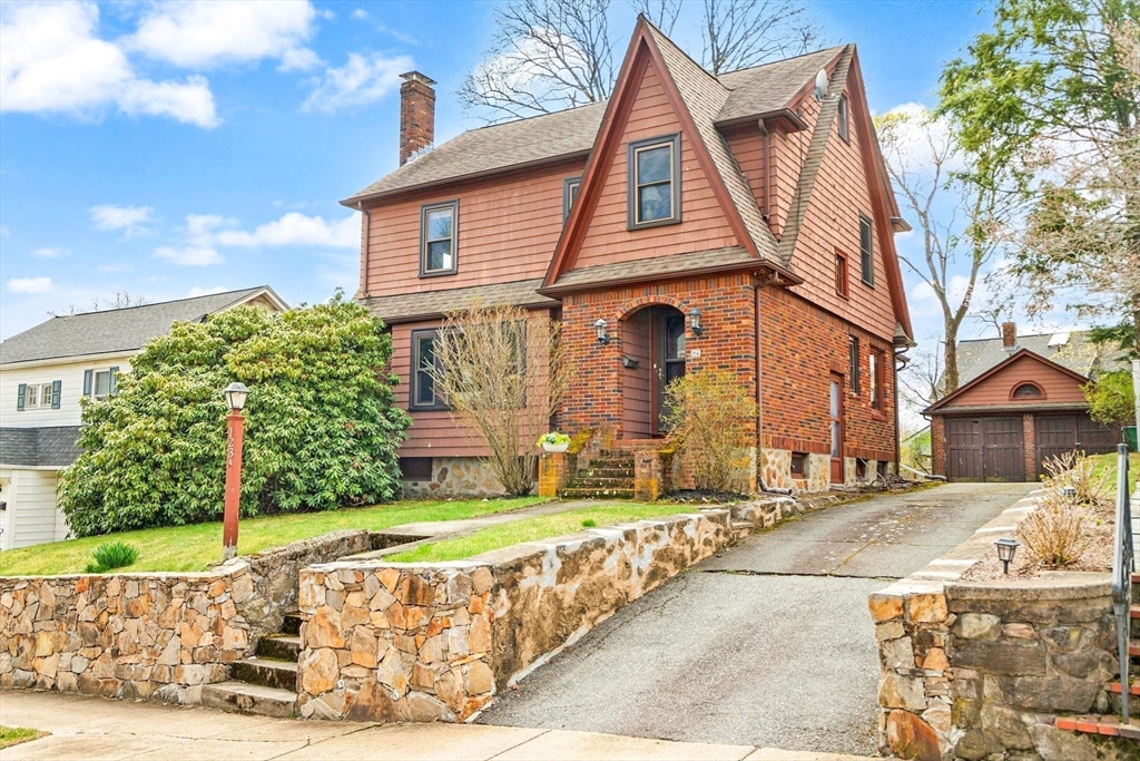123 Wyman St., Medford, Massachusetts, 3 Bedrooms Bedrooms, 8 Rooms Rooms,1.5 BathroomsBathrooms,Residential,For Sale,Wyman St.,73509524