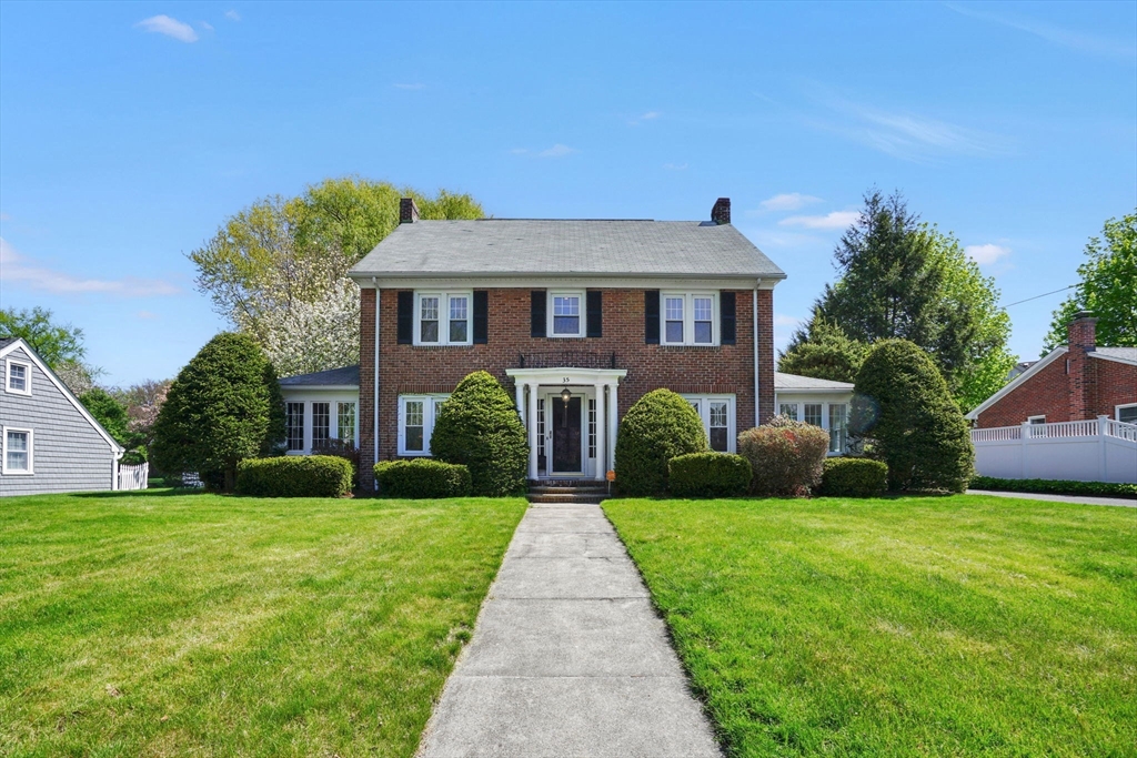 35 Shefford St, Springfield, Massachusetts, 4 Bedrooms Bedrooms, 11 Rooms Rooms,2.5 BathroomsBathrooms,Residential,For Sale,Shefford St,73505175