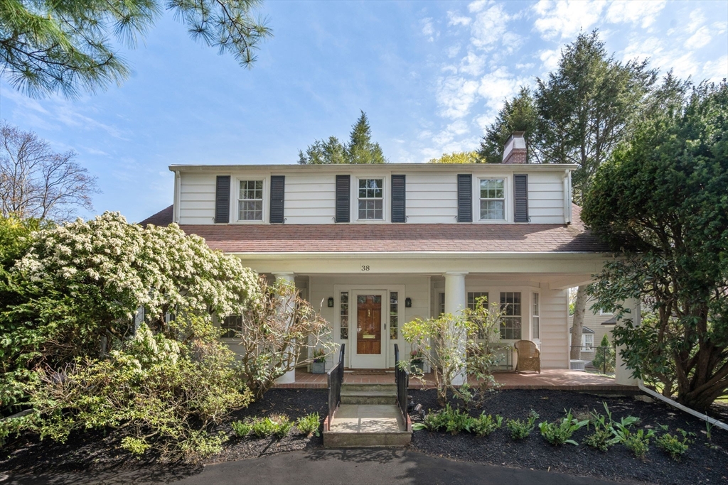 38 Wachusett Rd, Newton, Massachusetts, 4 Bedrooms Bedrooms, 9 Rooms Rooms,2 BathroomsBathrooms,Residential,For Sale,Wachusett Rd,73509507