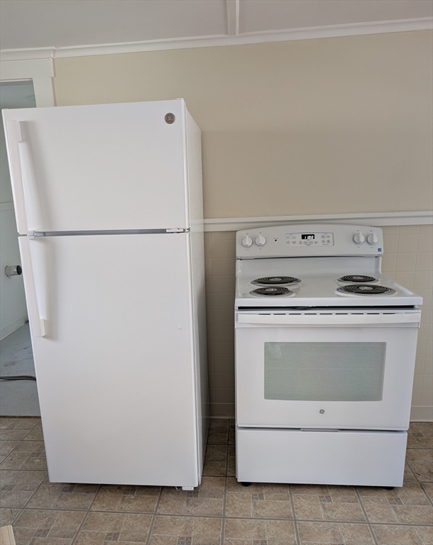210 Eagle St, North Adams, Massachusetts, 2 Bedrooms Bedrooms, 5 Rooms Rooms,1 BathroomBathrooms,Residential Lease,For Rent,Eagle St,73509614