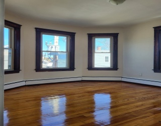 74 Pecker St, Haverhill, Massachusetts, 1 Bedroom Bedrooms, 4 Rooms Rooms,1 BathroomBathrooms,Residential Lease,For Rent,Pecker St,73509632
