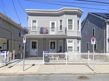 85 Faywood Avenue, Boston, Massachusetts, 4 Bedrooms Bedrooms, 10 Rooms Rooms,2 BathroomsBathrooms,Residential Income,For Sale,Faywood Avenue,73509619