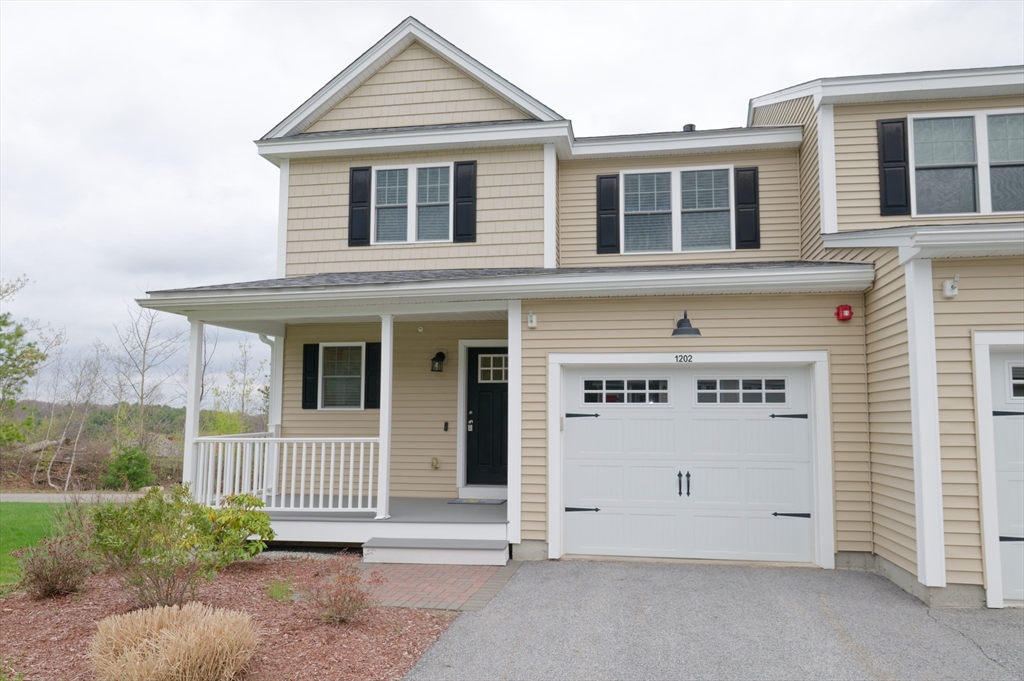 1202 Hazelwood Way, Clinton, Massachusetts, 2 Bedrooms Bedrooms, 4 Rooms Rooms,2.5 BathroomsBathrooms,Residential,For Sale,Hazelwood Way,73509669