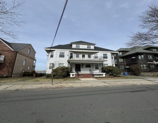 97 Court Road, Winthrop, Massachusetts, 5 Bedrooms Bedrooms, 10 Rooms Rooms,2 BathroomsBathrooms,Residential Lease,For Rent,Court Road,73509668