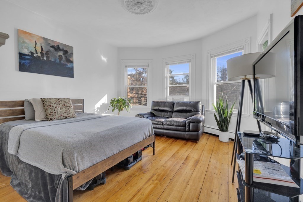 201 High Street, Brookline, Massachusetts, 3 Bedrooms Bedrooms, 5 Rooms Rooms,1 BathroomBathrooms,Residential Lease,For Rent,High Street,73509483