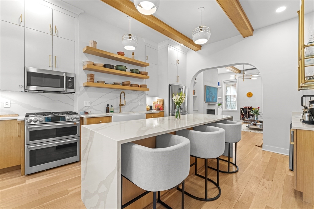 54 E Springfield St, Boston, Massachusetts, 3 Bedrooms Bedrooms, 6 Rooms Rooms,2 BathroomsBathrooms,Residential,For Sale,E Springfield St,73509478