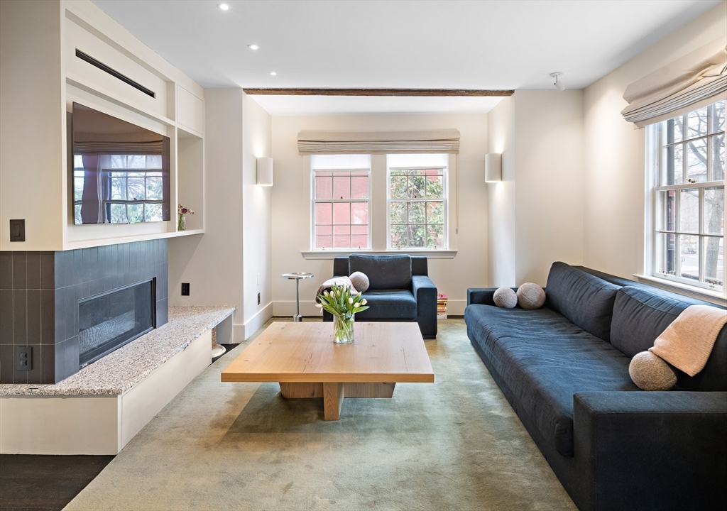 25 Harvard Sq, Boston, Massachusetts, 3 Bedrooms Bedrooms, 11 Rooms Rooms,2.5 BathroomsBathrooms,Residential Lease,For Rent,Harvard Sq,73509804