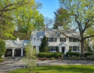 64 Albion Rd, Wellesley, Massachusetts, 5 Bedrooms Bedrooms, 12 Rooms Rooms,5 BathroomsBathrooms,Residential,For Sale,Albion Rd,73509810