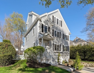 152 Charlton St, Arlington, Massachusetts, 5 Bedrooms Bedrooms, 10 Rooms Rooms,4.5 BathroomsBathrooms,Residential,For Sale,Charlton St,73509757