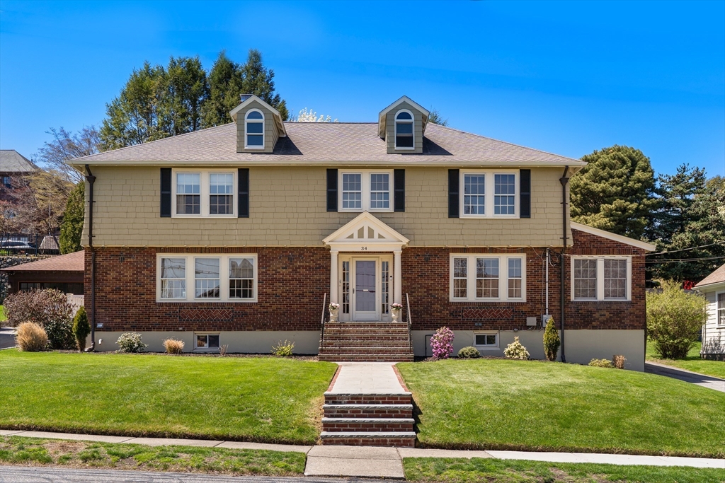 34 Lincoln Street, Belmont, Massachusetts, 4 Bedrooms Bedrooms, 9 Rooms Rooms,3.5 BathroomsBathrooms,Residential,For Sale,Lincoln Street,73509832