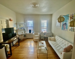 111 H Street, Boston, Massachusetts, 4 Bedrooms Bedrooms, 6 Rooms Rooms,1 BathroomBathrooms,Residential Lease,For Rent,H Street,73509864