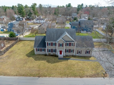 28 Woodlawn Ave, Billerica, Massachusetts, 4 Bedrooms Bedrooms, 9 Rooms Rooms,4 BathroomsBathrooms,Residential,For Sale,Woodlawn Ave,73502008