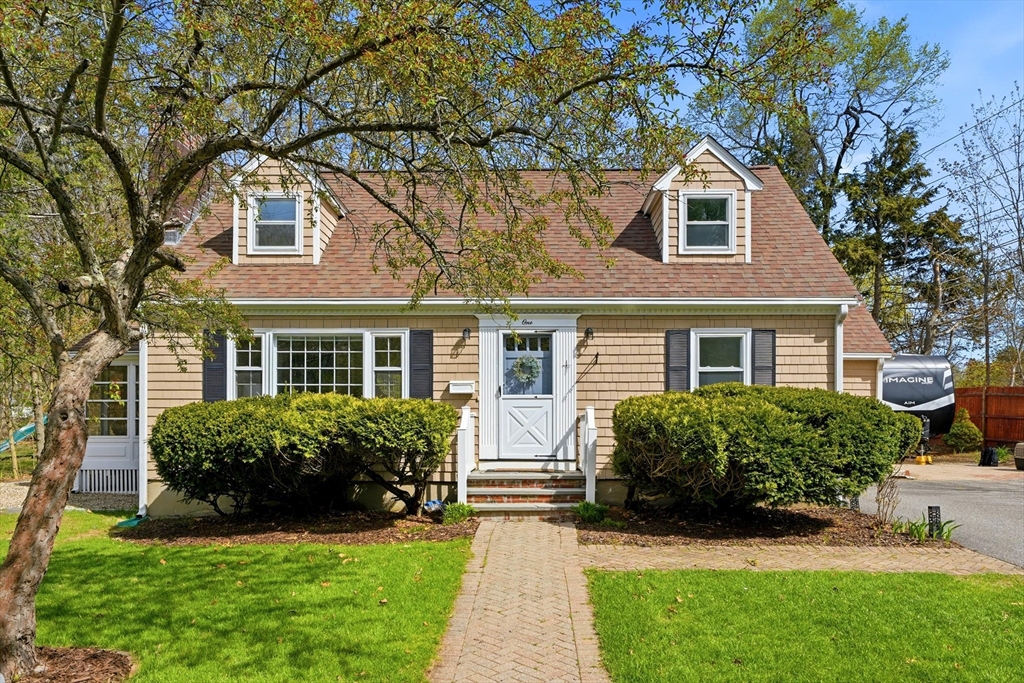 1 Valley Rd, Lexington, Massachusetts, 4 Bedrooms Bedrooms, 10 Rooms Rooms,2.5 BathroomsBathrooms,Residential,For Sale,Valley Rd,73509899