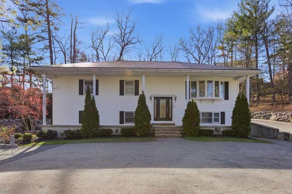 390 Andover St, Wilmington, Massachusetts, 4 Bedrooms Bedrooms, 10 Rooms Rooms,3 BathroomsBathrooms,Residential,For Sale,Andover St,73509846