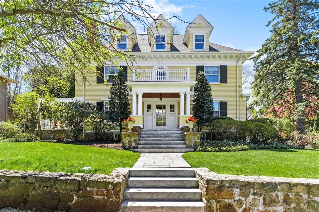 7 Cliff Street, Winchester, Massachusetts, 6 Bedrooms Bedrooms, 11 Rooms Rooms,3.5 BathroomsBathrooms,Residential,For Sale,Cliff Street,73509698