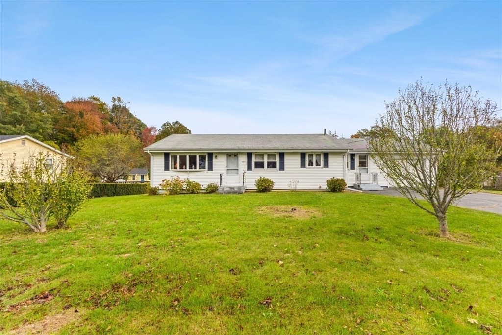322 Dighton Ave, Taunton, Massachusetts, 3 Bedrooms Bedrooms, 9 Rooms Rooms,2 BathroomsBathrooms,Residential,For Sale,Dighton Ave,73509743