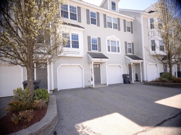 22 Merrimac Way, Tyngsborough, Massachusetts, 2 Bedrooms Bedrooms, 5 Rooms Rooms,1.5 BathroomsBathrooms,Residential,For Sale,Merrimac Way,73509674