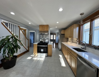 159 Boston Ave, Somerville, Massachusetts, 3 Bedrooms Bedrooms, 6 Rooms Rooms,2 BathroomsBathrooms,Residential Lease,For Rent,Boston Ave,73509926
