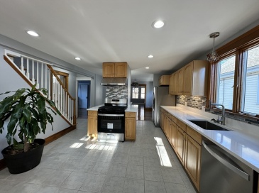 159 Boston Ave, Somerville, Massachusetts, 3 Bedrooms Bedrooms, 6 Rooms Rooms,2 BathroomsBathrooms,Residential Lease,For Rent,Boston Ave,73509926