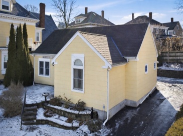 158 Lowell St, Peabody, Massachusetts, 2 Bedrooms Bedrooms, 5 Rooms Rooms,1 BathroomBathrooms,Residential,For Sale,Lowell St,73467498