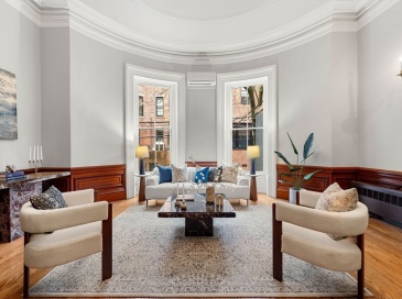 121 Beacon St, Boston, Massachusetts, 2 Bedrooms Bedrooms, 5 Rooms Rooms,1.5 BathroomsBathrooms,Residential,For Sale,Beacon St,73496707