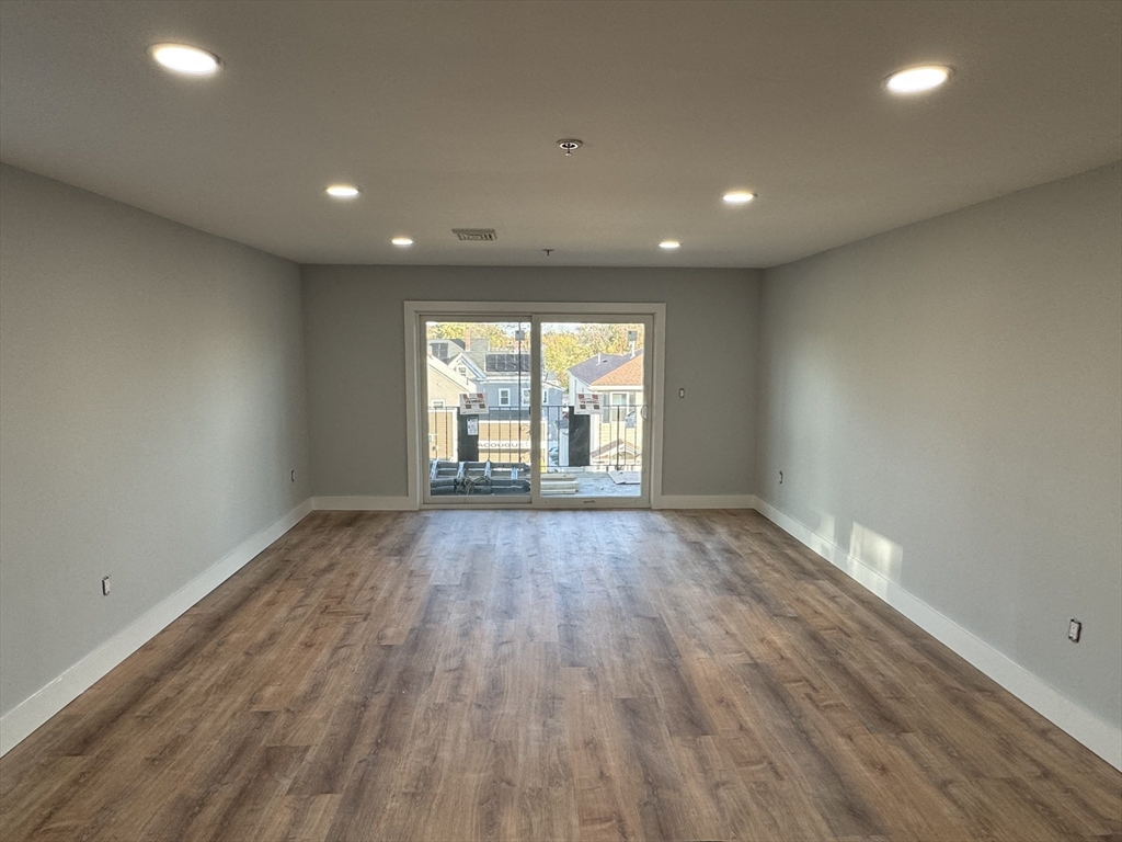 220 Broadway, Revere, Massachusetts, 1 Bedroom Bedrooms, 2 Rooms Rooms,1 BathroomBathrooms,Residential Lease,For Rent,Broadway,73479922