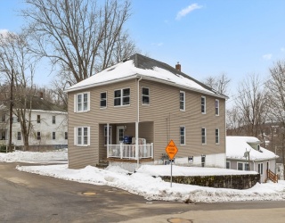 404 High St, Webster, Massachusetts, 6 Bedrooms Bedrooms, 10 Rooms Rooms,2 BathroomsBathrooms,Residential Income,For Sale,High St,73479831