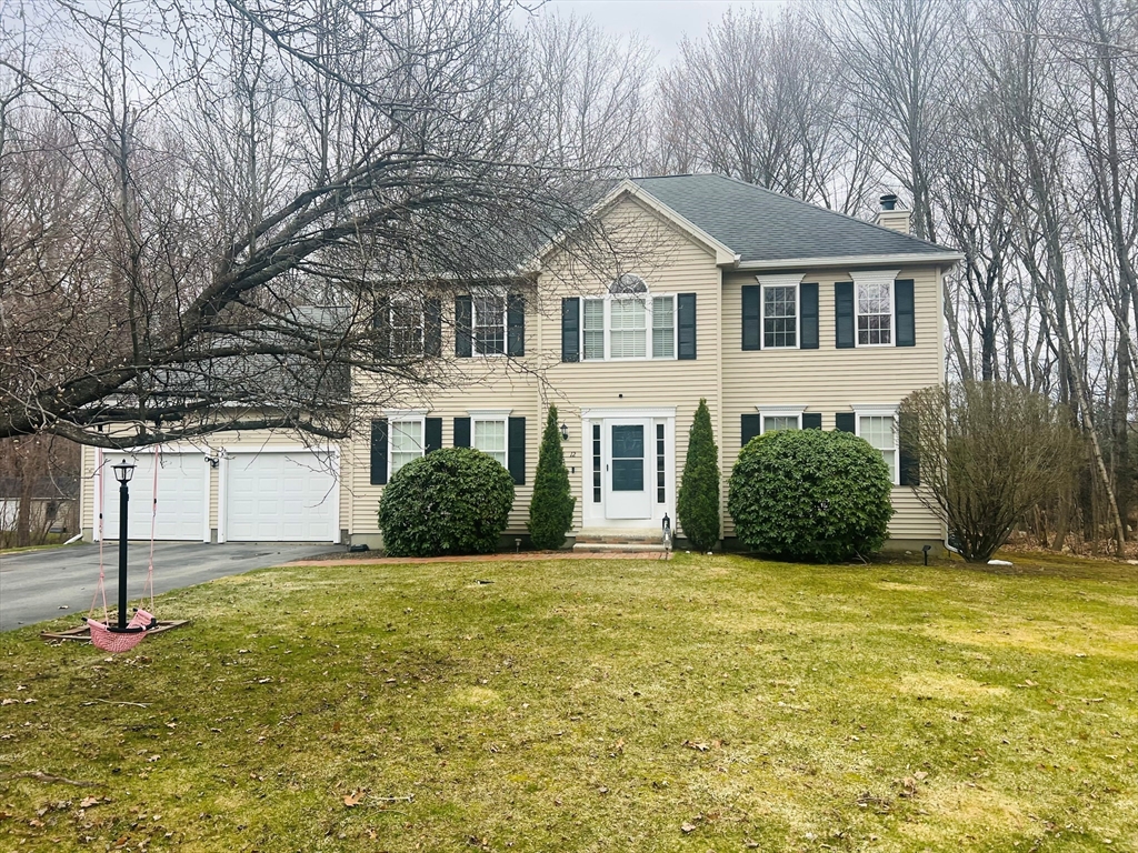 12 Coldbrook Rd, Millbury, Massachusetts, 4 Bedrooms Bedrooms, 8 Rooms Rooms,2.5 BathroomsBathrooms,Residential Lease,For Rent,Coldbrook Rd,73486507
