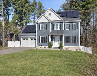 5 Greenbriar Lane, Bellingham, Massachusetts, 4 Bedrooms Bedrooms, 8 Rooms Rooms,2.5 BathroomsBathrooms,Residential,For Sale,Greenbriar Lane,73495696