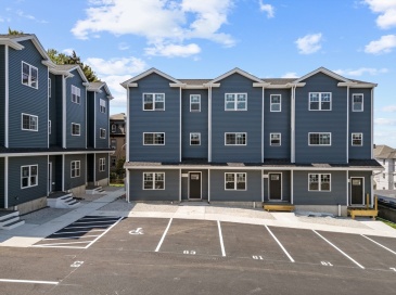 75 Hunter, Fall River, Massachusetts, 3 Bedrooms Bedrooms, 9 Rooms Rooms,2.5 BathroomsBathrooms,Residential,For Sale,Hunter,73448579