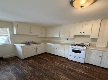 90 Bacon Steet, Waltham, Massachusetts, 1 Bedroom Bedrooms, 3 Rooms Rooms,1 BathroomBathrooms,Residential Lease,For Rent,Bacon Steet,73481033