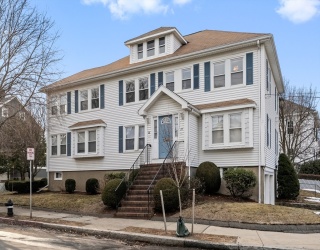 26-28 Alton St, Arlington, Massachusetts, 6 Bedrooms Bedrooms, 17 Rooms Rooms,2 BathroomsBathrooms,Residential Income,For Sale,Alton St,73488483